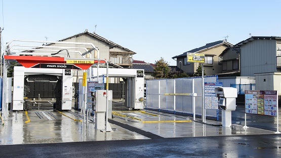 カーロ泉野店　セルフ洗車場